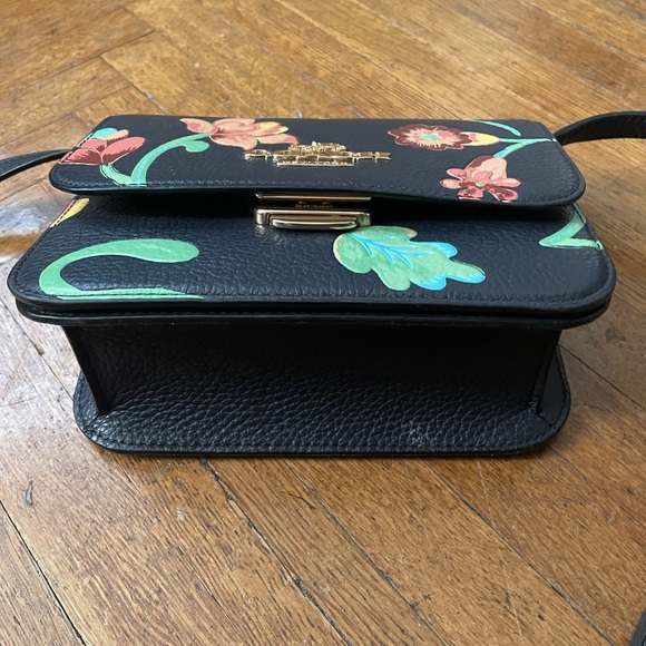 SOLD Coach floral Purse in great condition - Picture 2 of 11